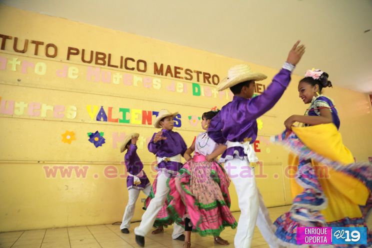Mujeres l&iacute;deres del distrito IV celebran la restituci&oacute;n de sus derechos